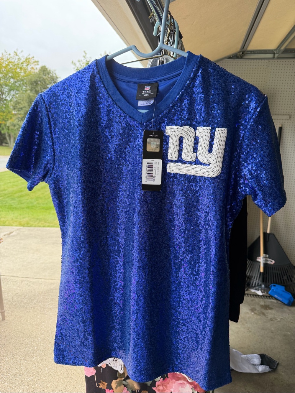 Youth XL NFL Royal Blue Sequin New York Giants V-Neck Tee